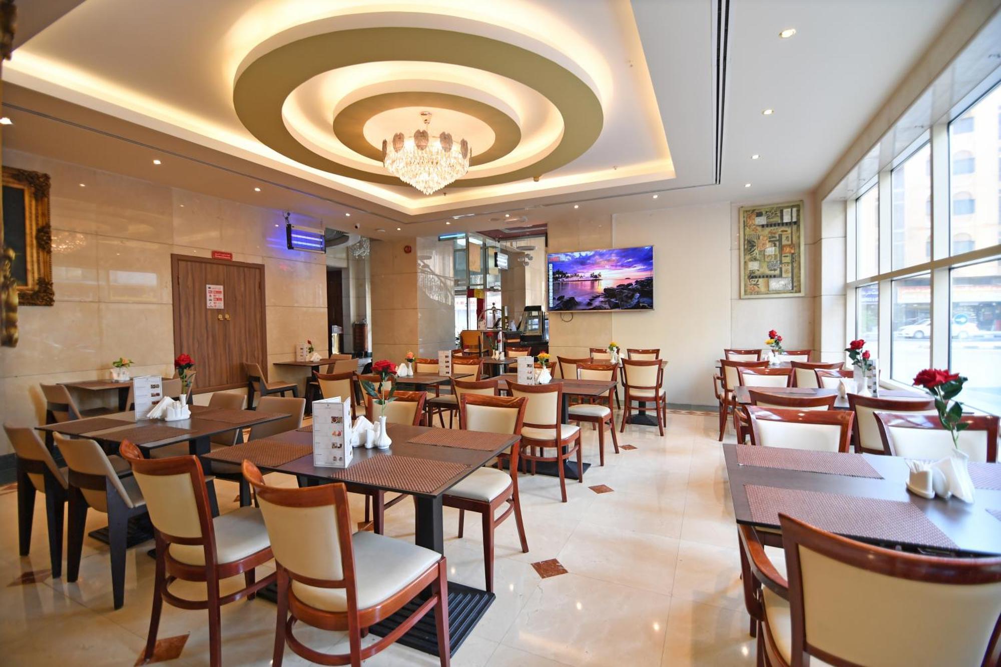 Hotel Nejoum Al Emarat Sharjah Esterno foto