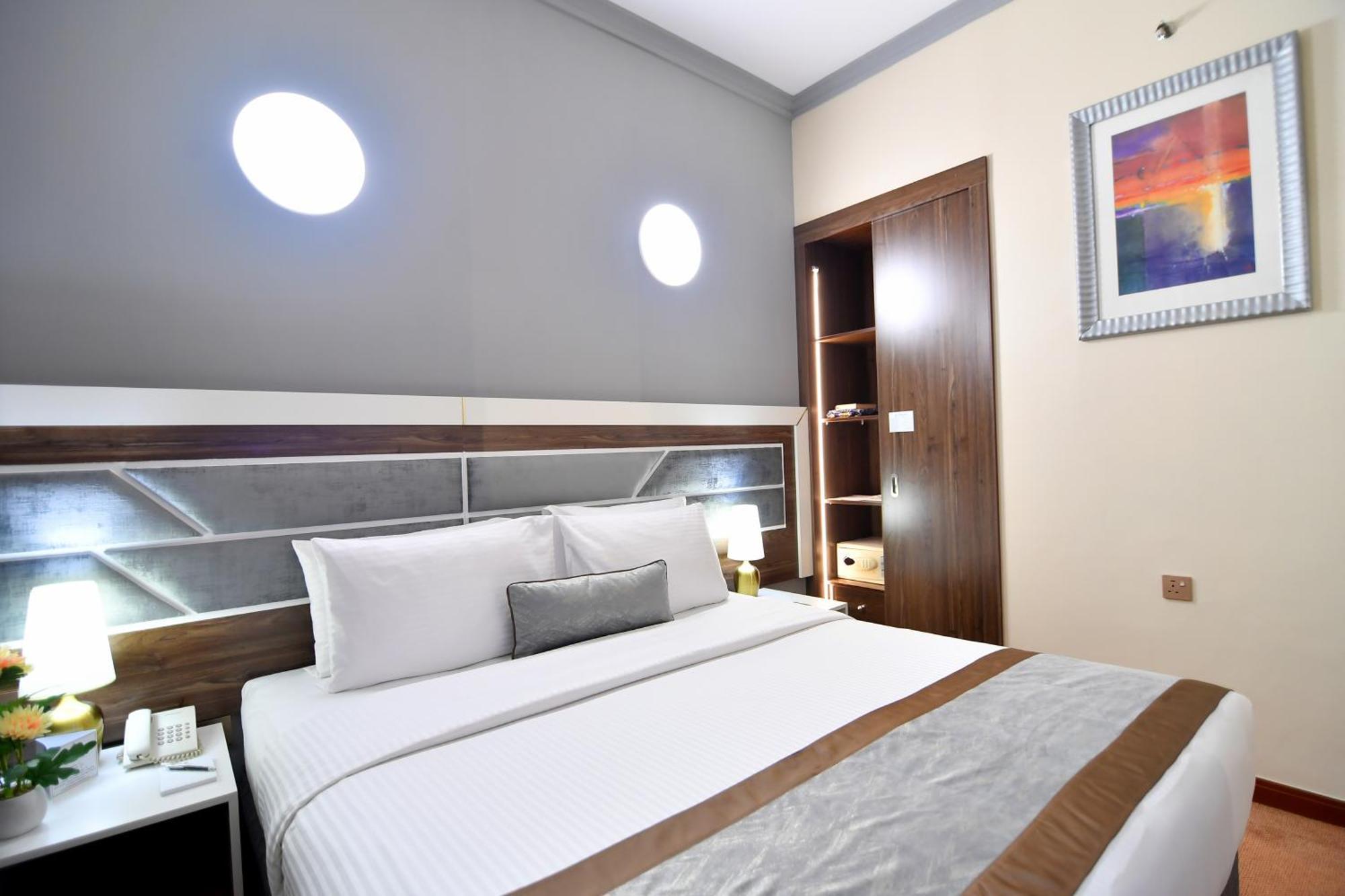 Hotel Nejoum Al Emarat Sharjah Esterno foto